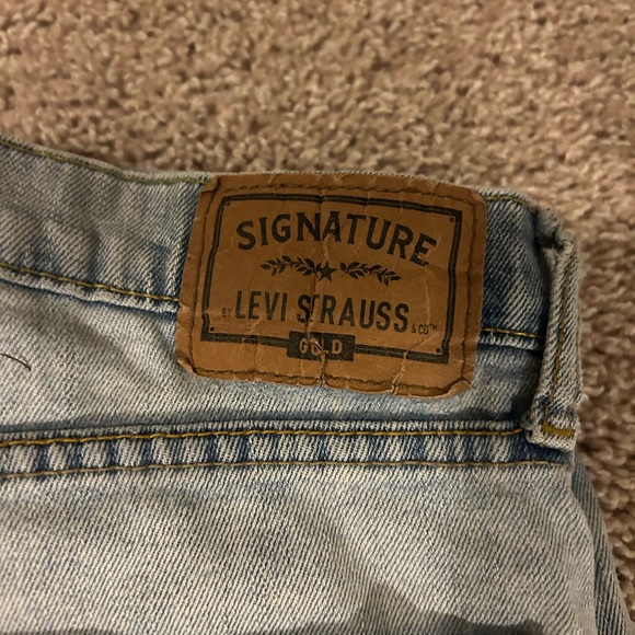 Levi's Signature Light Denim Jeans - Picture 1 of 3